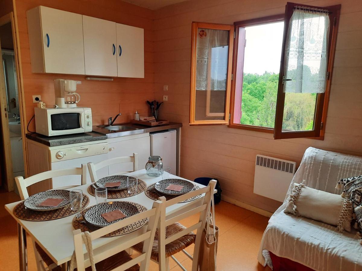 Camping De La Bageasse Brioude Exterior photo