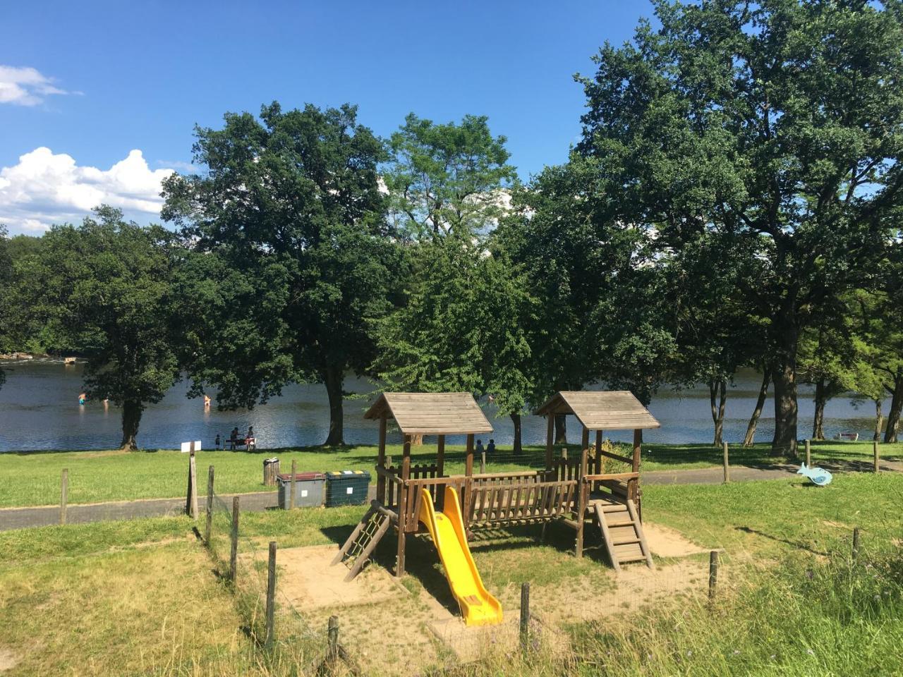Camping De La Bageasse Brioude Exterior photo